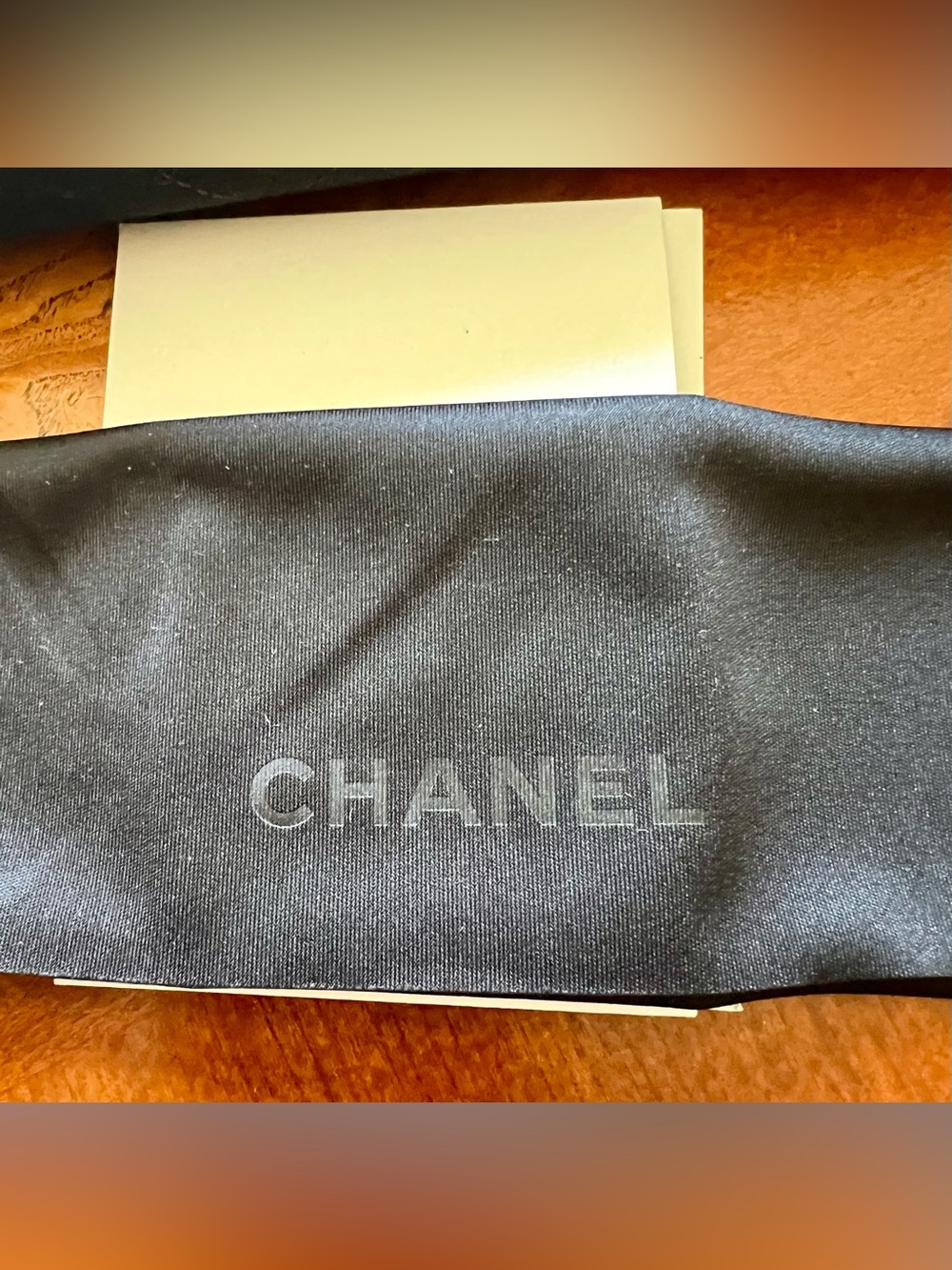 CHANEL Black Quilted Long sunglass case with Gold CC Accent. Never used - Picture 3 of 3